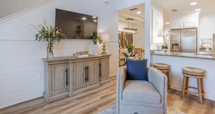 Luxurious Living, Fully Renovated w/ Amenities