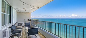 PENTHOUSE with Stunning Ocean Views