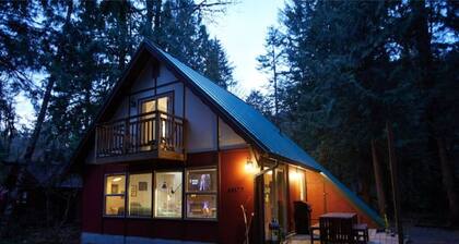 Welcoming cabin in Mt. Hood Corridor
