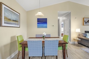 Dining - Spacious Condo minutes from the Beach and Foley Outlets (Foley)