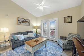 Smart TV - Spacious Condo minutes from the Beach and Foley Outlets (Foley)