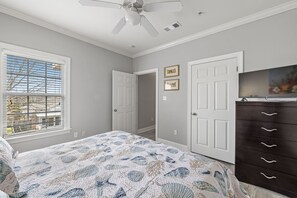 3 bedrooms, desk, iron/ironing board, free WiFi - Spacious Condo minutes from the Beach and Foley Outlets (Foley)