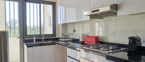 Appartement Ălite | Cuisine privĂ©e | Grand rĂ©frigĂ©rateur, micro-ondes, four, machine Ă expresso