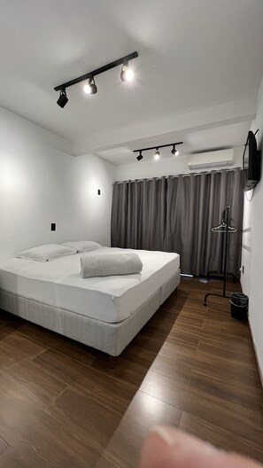 Suite superior | Ropa de cama de alta calidad, cortinas opacas, sistema de insonorización