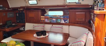 Come live the immersive experience of nomadic life on a sailboat