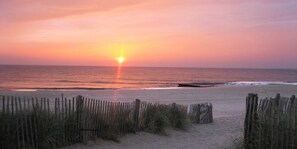 Beach - POOL, 2 BD/2.5 BA, 4 blocks to the beach or town, sleeps 6 (Rehoboth Beach)
