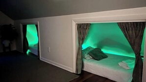 5 soverom, strykejern/-brett, reiseseng for barn og wi-fi (inkludert)
