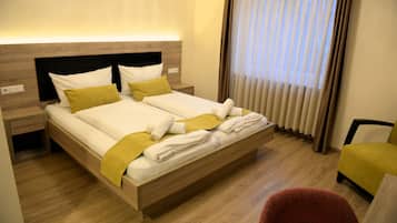 Classic Double Room, 1 Bedroom | Desk, soundproofing, free WiFi, bed sheets