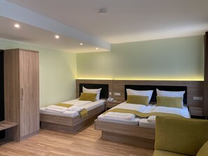 Bureau, chambres insonorisées, Wi-Fi gratuit, draps fournis