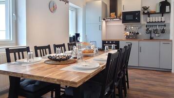 Gallery-Apartment | Essbereich im Zimmer