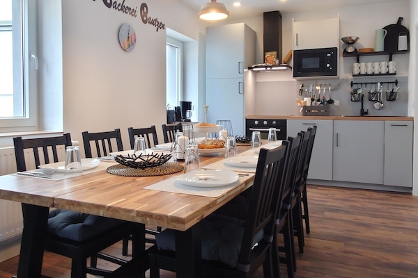Gallery Condo | In-room dining