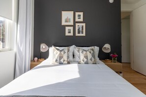 3 bedrooms, travel crib, WiFi, bed sheets