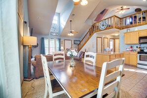 Interior - Incredible Log Home: 1 Mile From Lake Tenkiller (Vian)