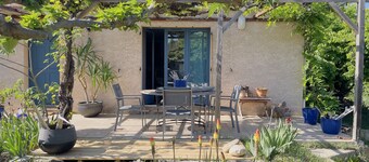 Villa with pool, conveniently located between Arles Nimes and Avignion