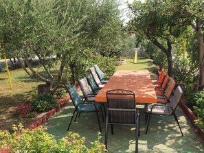 Outdoor dining - Ana Guest House - Double room (Nin)