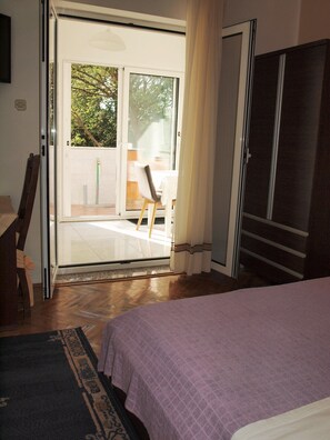 Internet, bed sheets - Ana Guest House - Studio with private balcony (Nin)