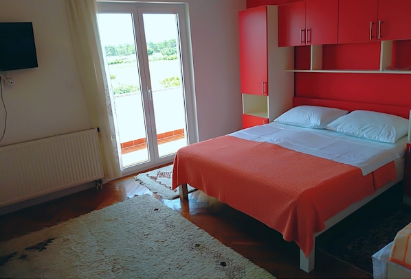 2 bedrooms, WiFi, bed sheets