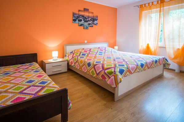 1 habitación, escritorio, wifi y ropa de cama 