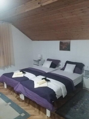 2 室のベッドルーム、インターネット、ベッドシーツ