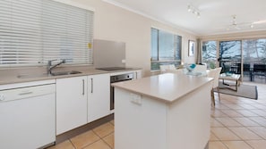 Microwave, oven, stovetop, dishwasher - Kookaburra Court U6 with Stunning Panoramic Views (Caloundra)
