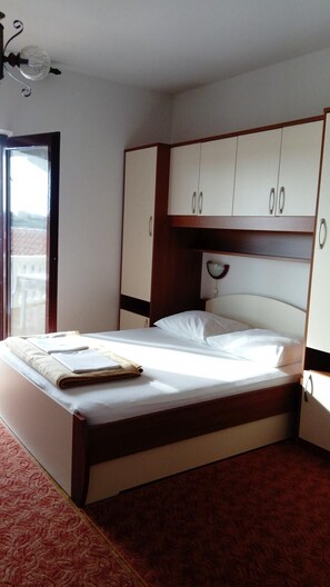 Free WiFi, bed sheets - Apartments Branko - Comfort Studio Apartment with Balcony and Sea View (A3) (Nin)