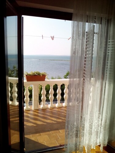 Apartments Branko - Traditional Studio Apartment with Balcony and Sea View (A6)