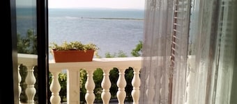 Apartments Branko - Traditional Studio Apartment with Balcony and Sea View (A6)