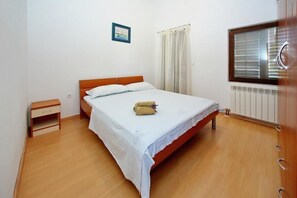 2 bedrooms, iron/ironing board, Internet, bed sheets - Apartments Suzana - Two Bedroom Apartment with Sea View (Bibinje)