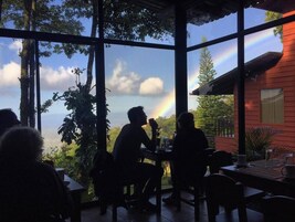 Desayuno completo incluido todos los días 