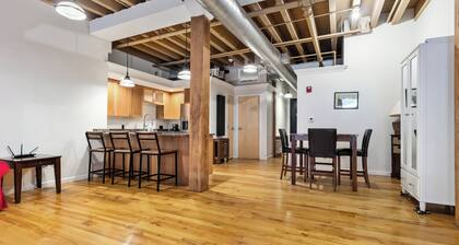 A Downtown Loft 2 Bedroom!