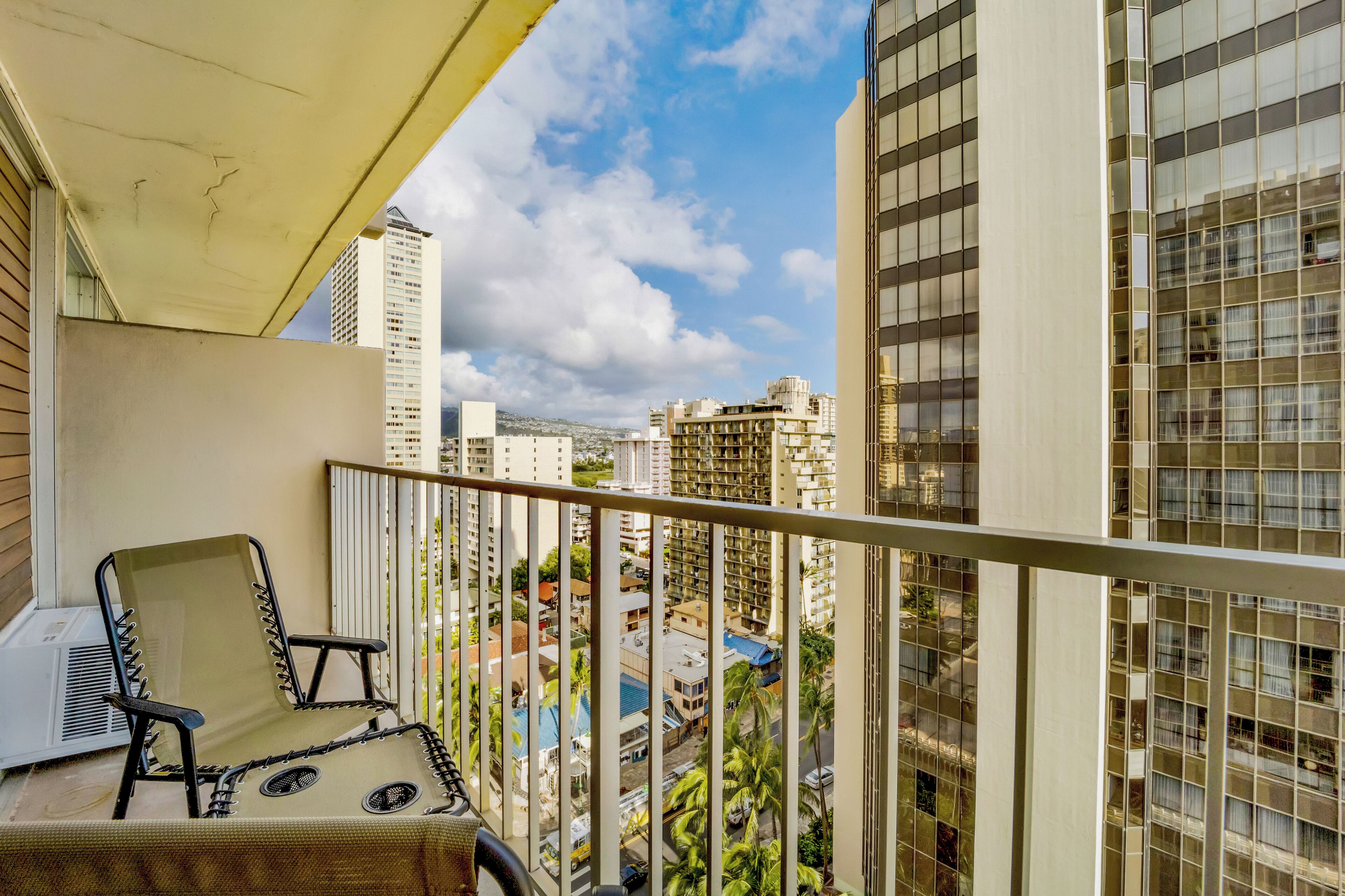 ベーシック コンドミニアム バルコニー シティビュー | ベランダ