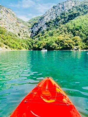 Unclassified image, 4 of 30, button