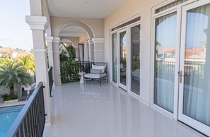 شرفة/رواق