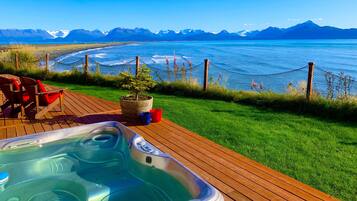 Tina de hidromasaje al aire libre