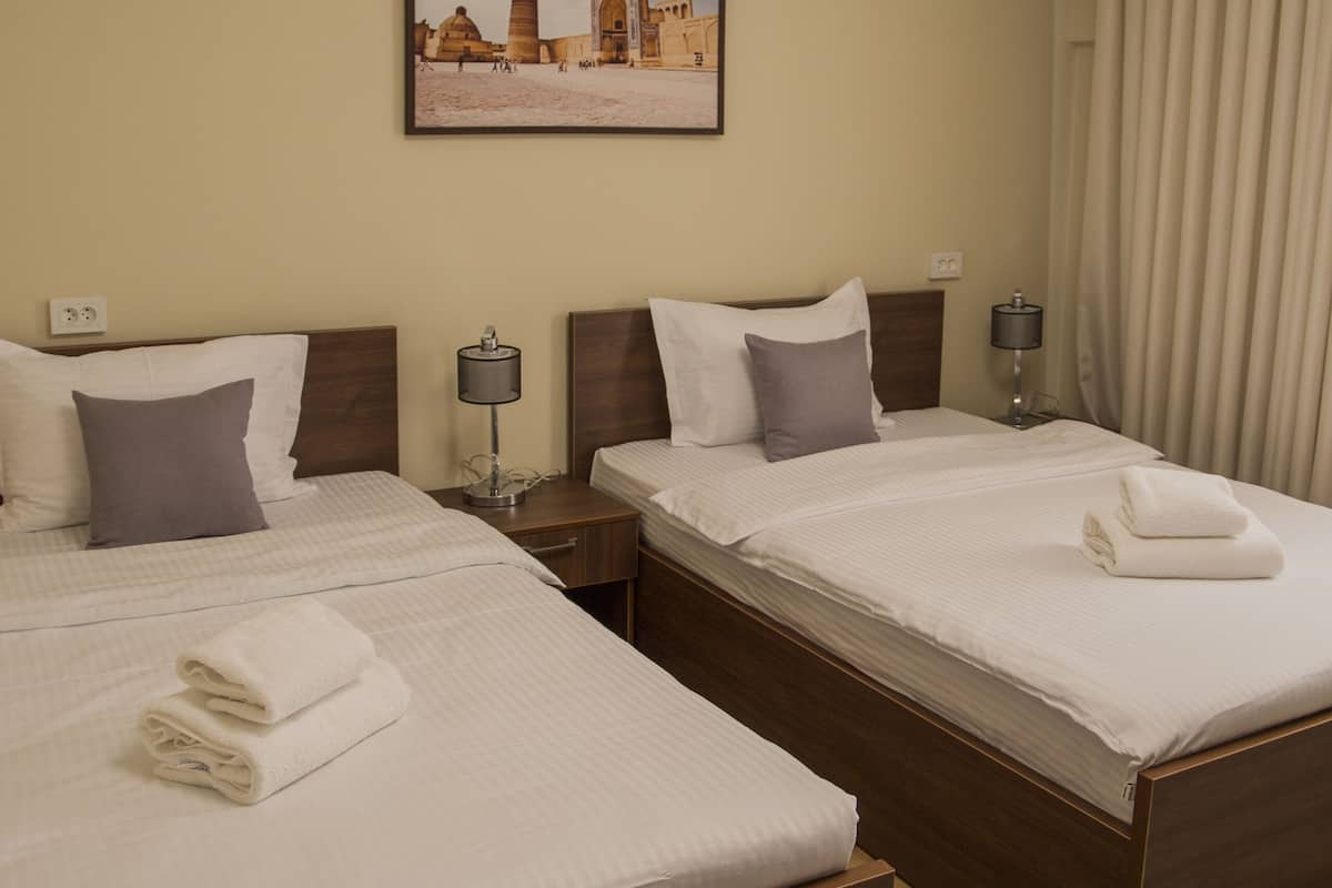 Deluxe Twin Room | Premium bedding, in-room safe, desk, blackout curtains