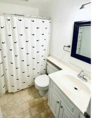 Shower, hair dryer, towels, soap - Hip Nautic (B) - All Around Fun (Murrells Inlet)