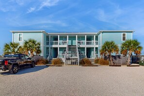 Exterior - Quaint bay front home with patio, full kitchen, & W/D - snowbird-friendly (Perdido Key)