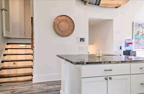 Interior - *Saltmarsh Serenity* Pvt Boat Dock, Steps to Ocean (Murrells Inlet)