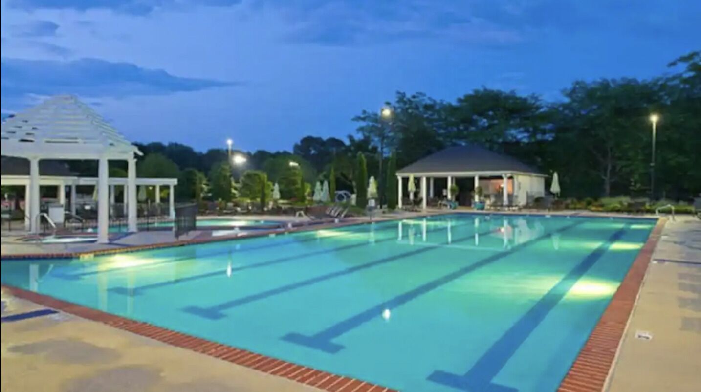 Cozy 2 Bedroom Suite at Historic Powhatan Resort