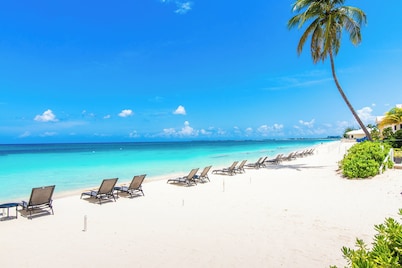 Famous 7-Mile Beach Retreat - Stunning Views and well-stocked condo