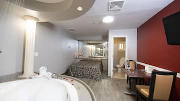Basic Room | Desk, free WiFi, bed sheets