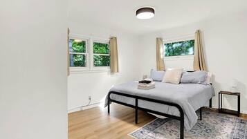 3 chambres, fer et planche à repasser, lit parapluie, Wi-Fi gratuit