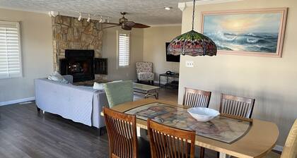 Spacious & comfortable Home, water access near Beach, restaurants & Hampton Univ