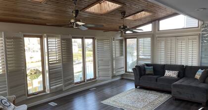 Spacious & comfortable Home, water access near Beach, restaurants & Hampton Univ