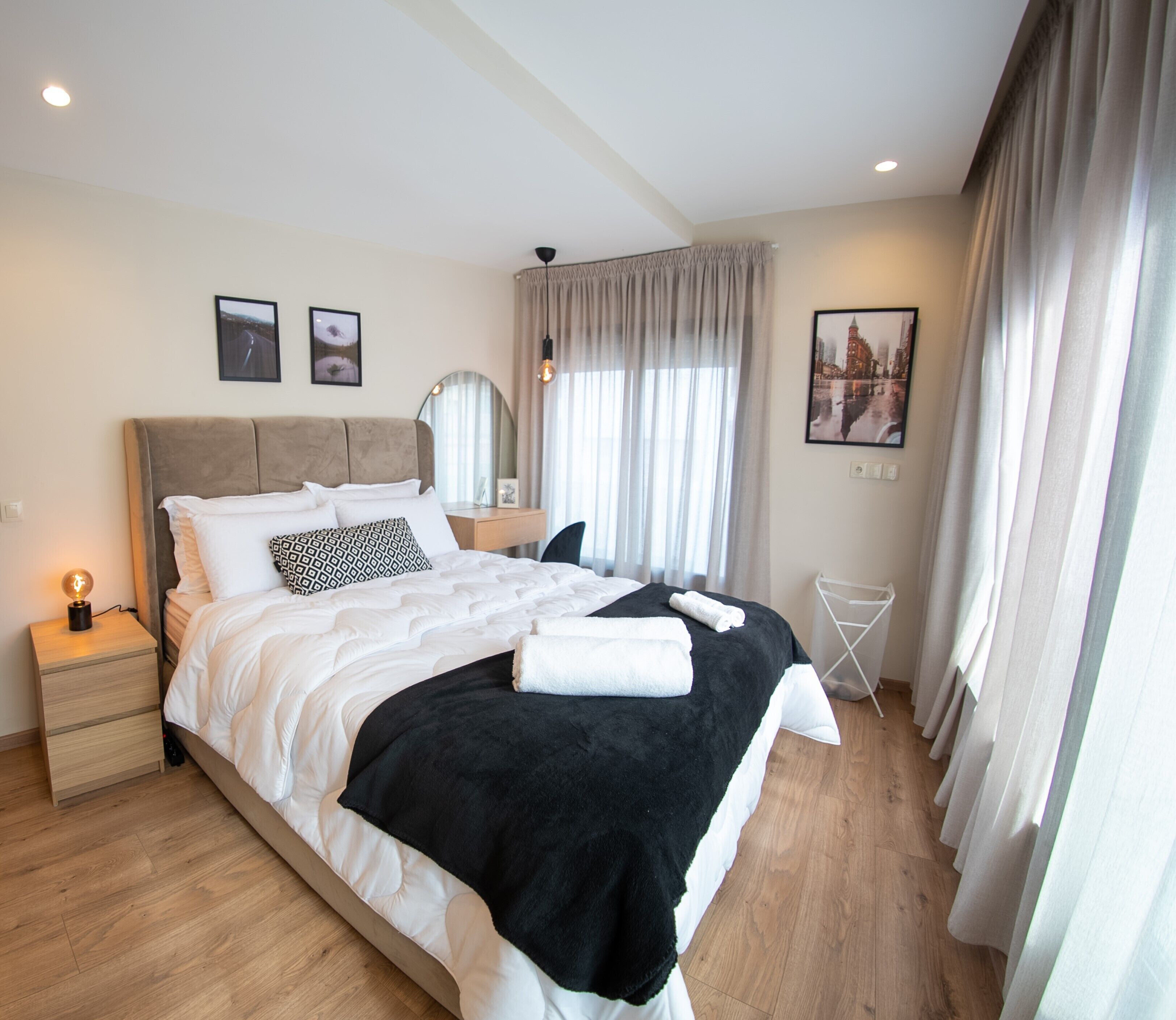 1 chambre, coffres-forts dans les chambres, fer et planche à repasser