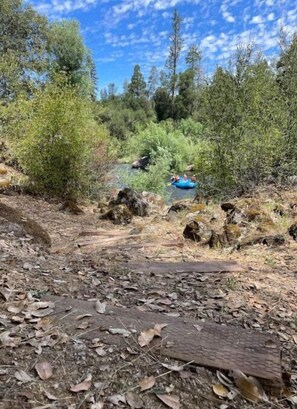 المنطقة المحيطة بالمنشأة