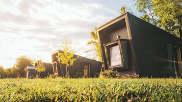 獨特裝潢、布置獨特、筆電工作空間、遮光布/窗簾