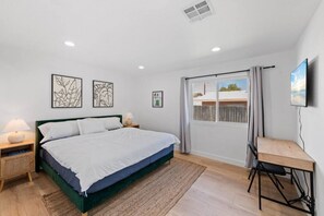 3 quartos, escrivaninha, ferros/tábuas de passar roupa, Wi-Fi