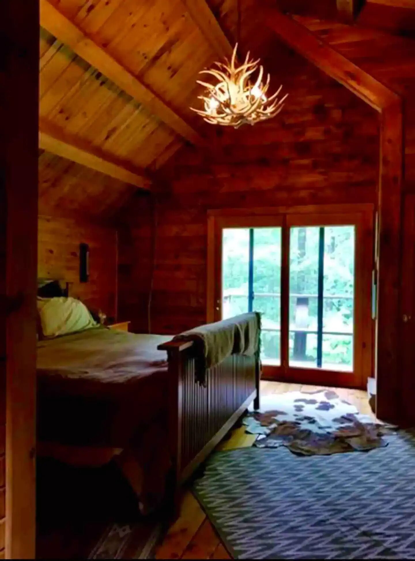 3 多间卧室、办公桌、免费 WiFi、床单