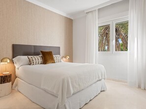 4 bedrooms, iron/ironing board, internet, bed sheets - Apartment in Las Gaviotas for 8 people | 1-201 (Puerto Banús - Marbella)